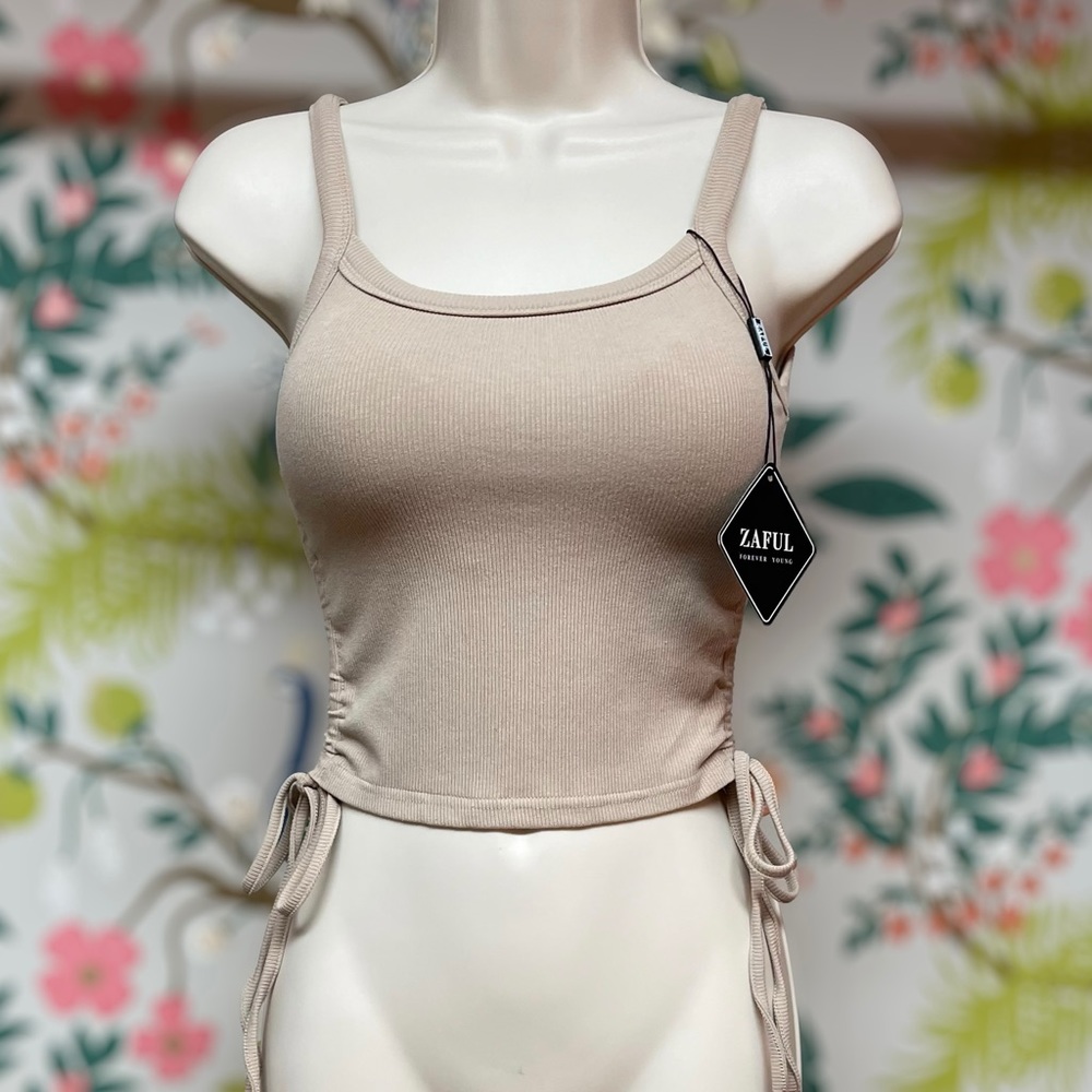 ZAFUL Beige Side-Cinched Crop Tank